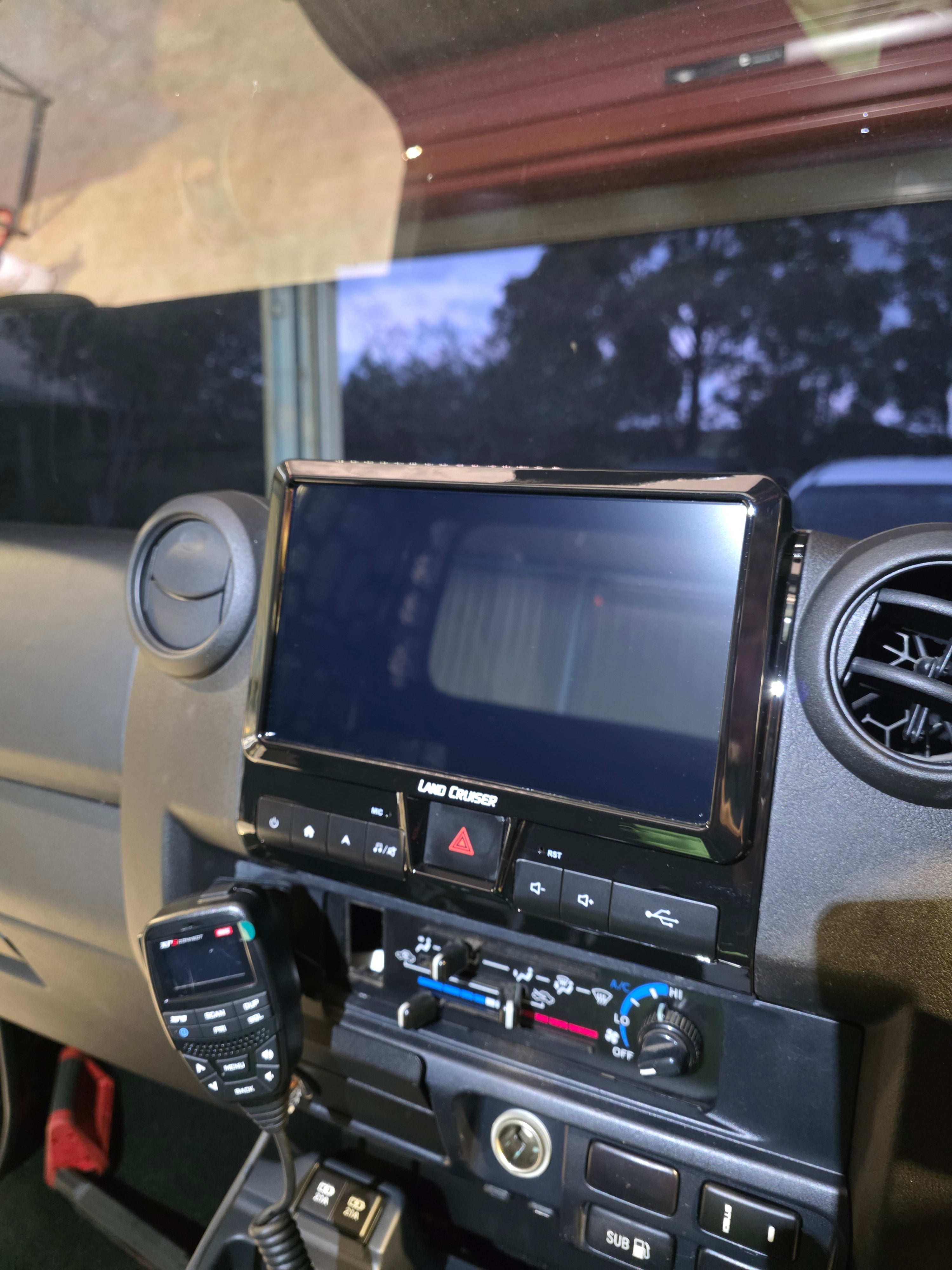 79 SERIES 9" HEAD UNIT PLUG & PLAY